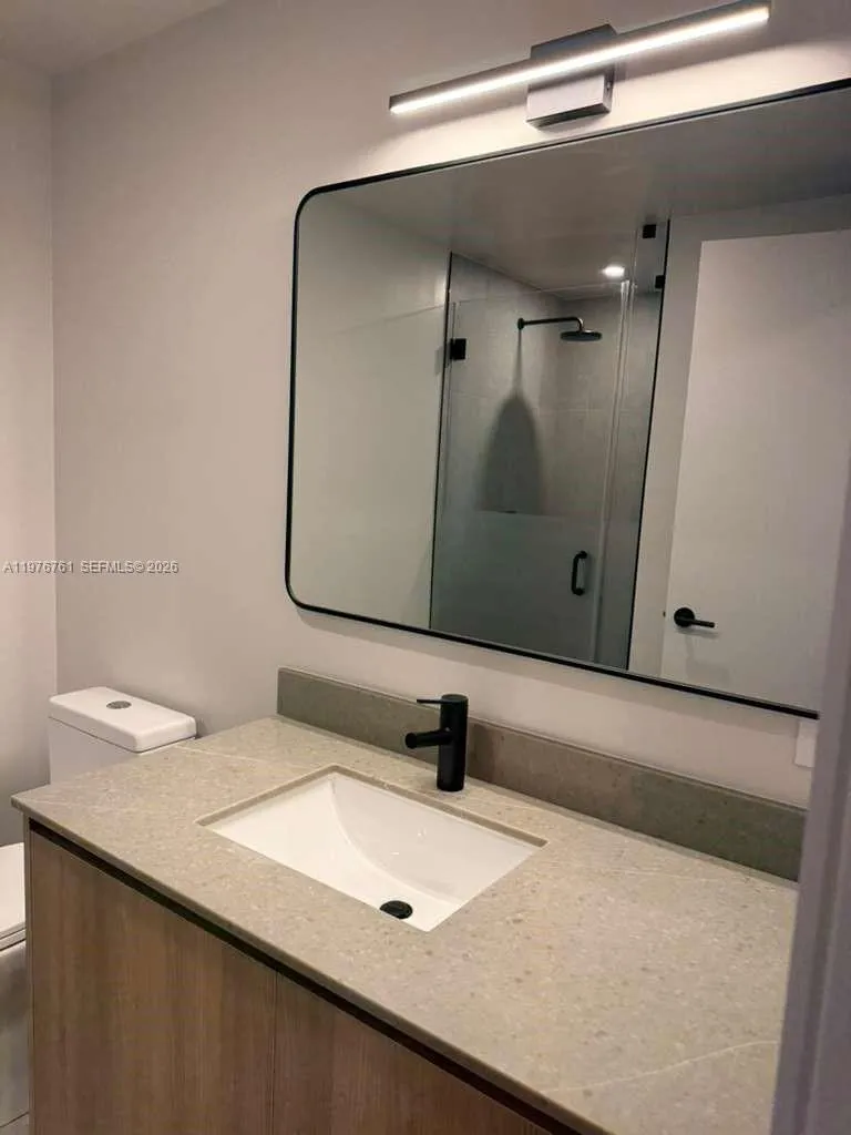 Miami, Florida 33132, 1 Bedroom Bedrooms, ,2 BathroomsBathrooms,Residential Lease,For Rent,A11976761