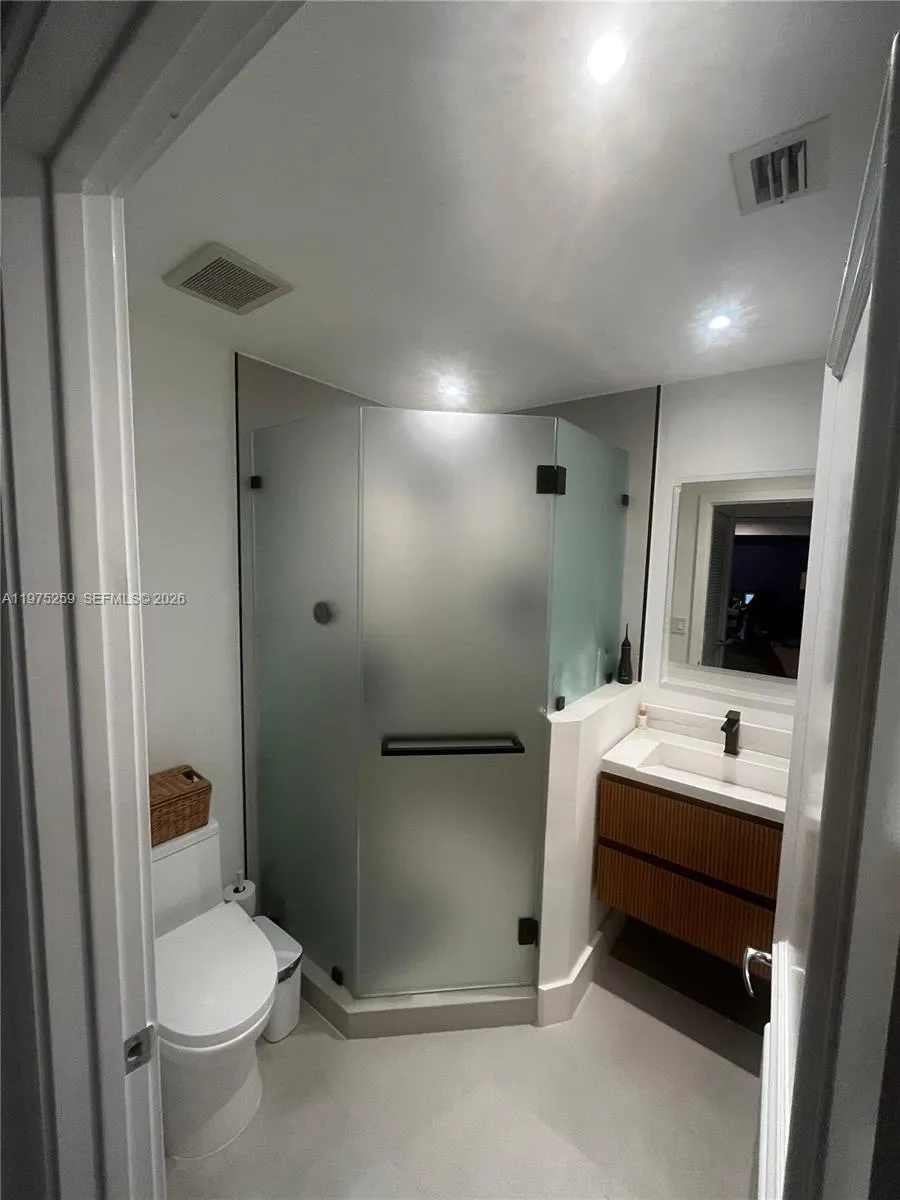 735 Crandon Blvd 303, Key Biscayne, Florida 33149, Key Biscayne, Florida 33149, 3 Bedrooms Bedrooms, ,3 BathroomsBathrooms,Residential,For Sale,735 Crandon Blvd 303, Key Biscayne, Florida 33149,A11975259