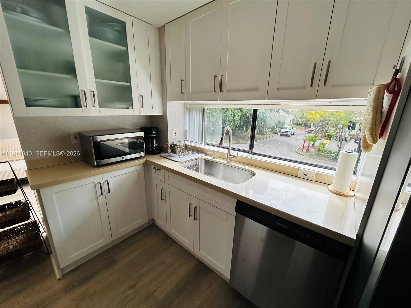 17021 N Bay Rd 219, Sunny Isles Beach, Florida 331, Sunny Isles Beach, Florida 33160, 2 Bedrooms Bedrooms, ,2 BathroomsBathrooms,Residential Lease,For Rent,17021 N Bay Rd 219, Sunny Isles Beach, Florida 331,A11974040