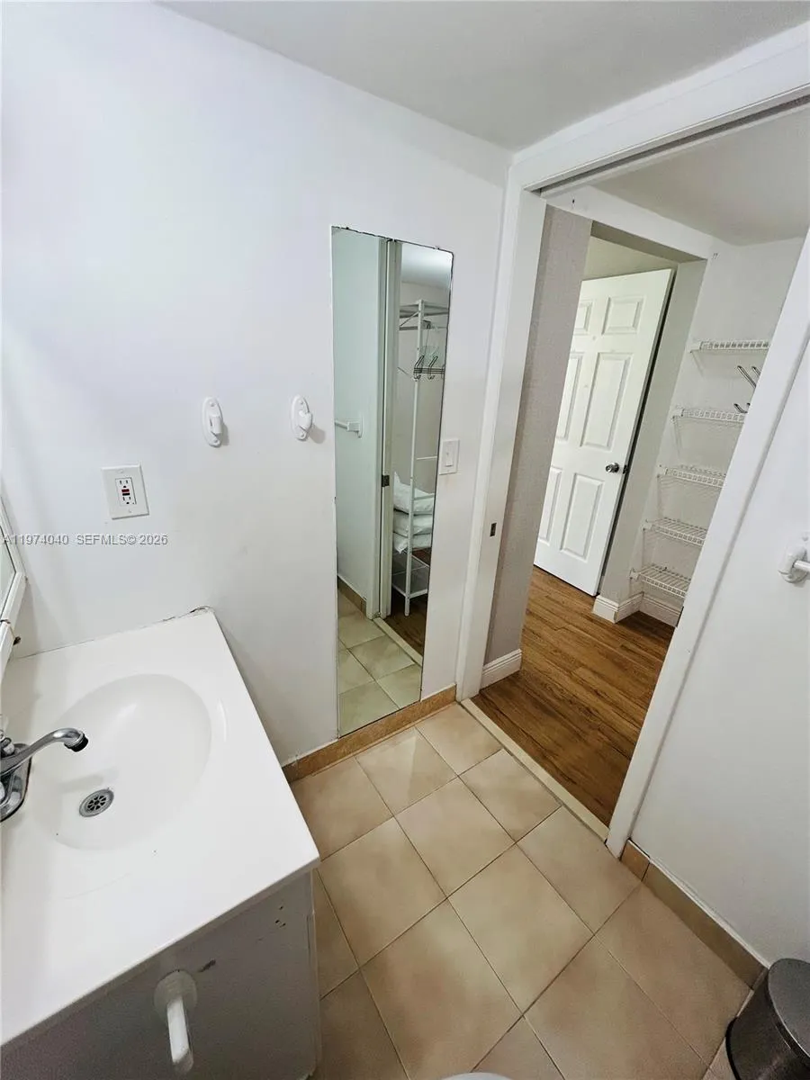 17021 N Bay Rd 219, Sunny Isles Beach, Florida 331, Sunny Isles Beach, Florida 33160, 2 Bedrooms Bedrooms, ,2 BathroomsBathrooms,Residential Lease,For Rent,17021 N Bay Rd 219, Sunny Isles Beach, Florida 331,A11974040