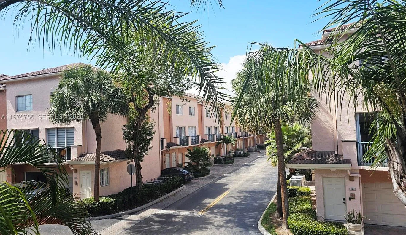 2033 Se 10th Ave 614, Fort Lauderdale, Florida 333, Fort Lauderdale, Florida 33316, 2 Bedrooms Bedrooms, 3 Rooms Rooms,2 BathroomsBathrooms,Residential,For Sale,2033 Se 10th Ave 614, Fort Lauderdale, Florida 333,A11976766