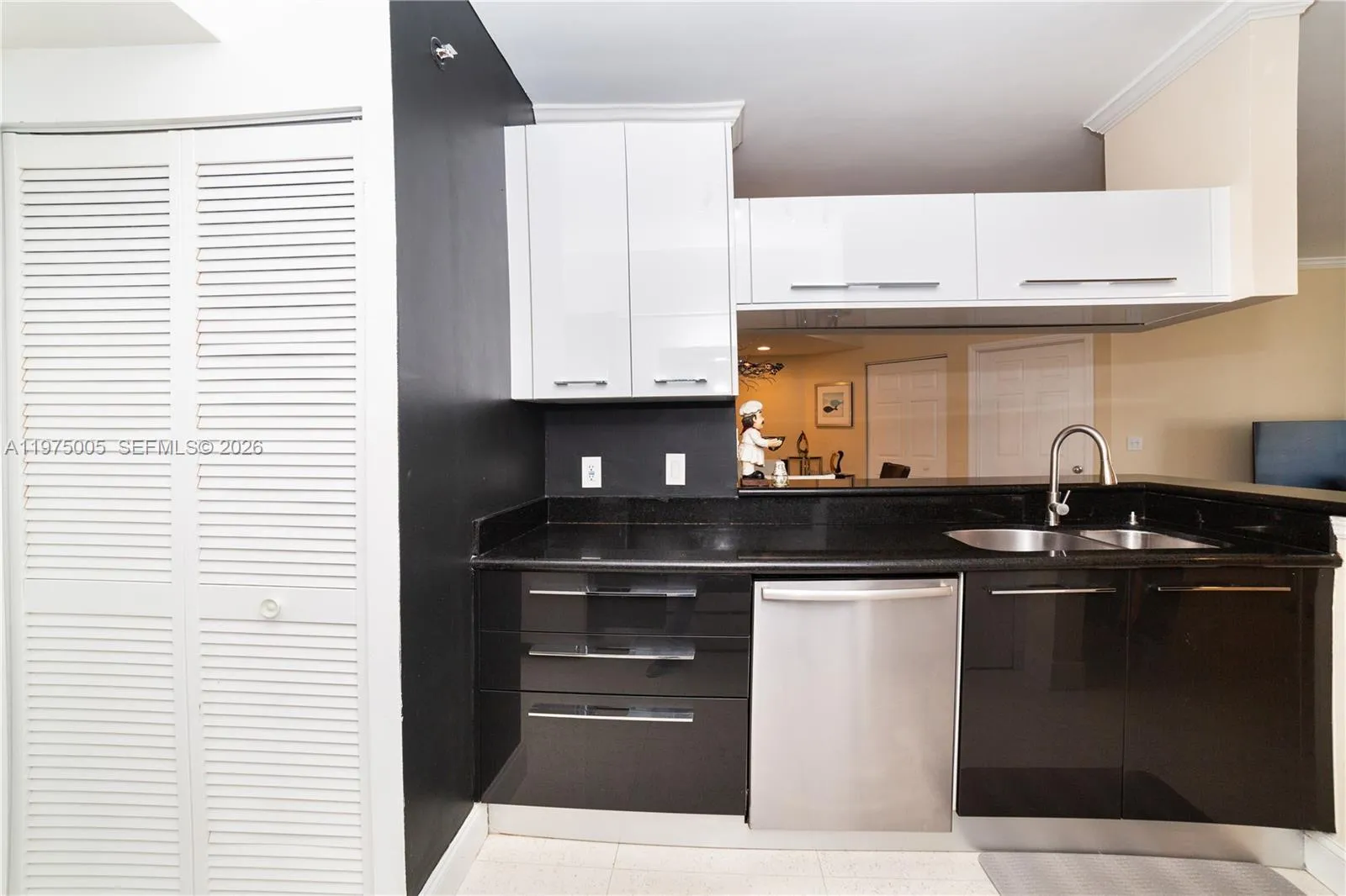 17100 N Bay Rd 1815, Sunny Isles Beach, Florida 33, Sunny Isles Beach, Florida 33160, 3 Bedrooms Bedrooms, ,2 BathroomsBathrooms,Residential Lease,For Rent,17100 N Bay Rd 1815, Sunny Isles Beach, Florida 33,A11975005