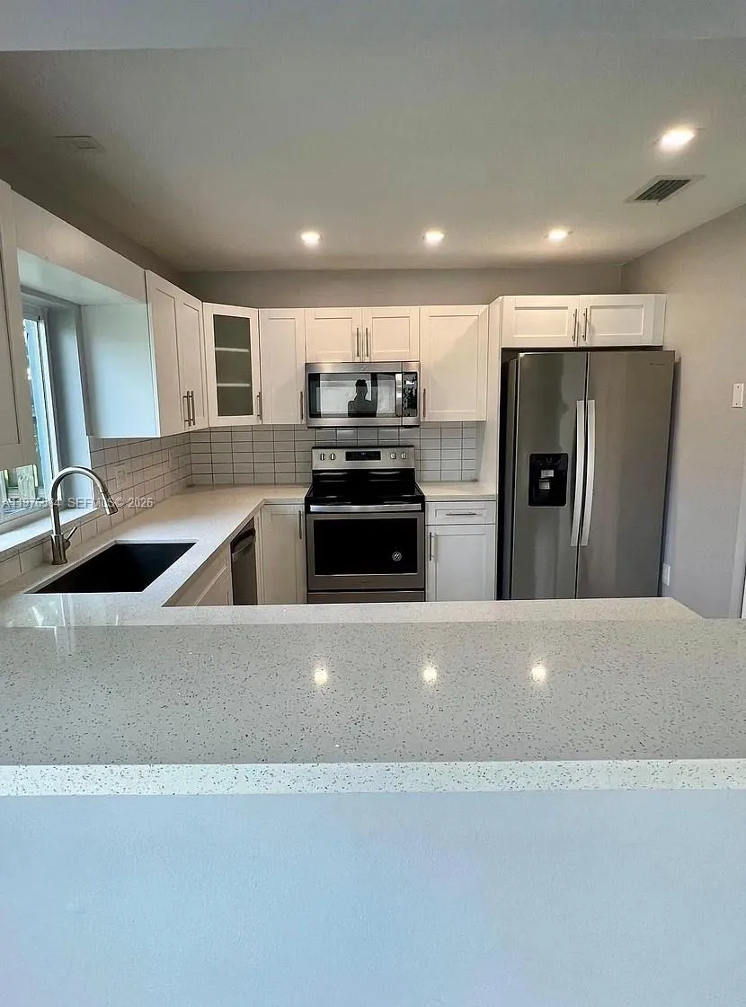 274 Sw 159th Ter, Sunrise, Florida 33326, Sunrise, Florida 33326, 3 Bedrooms Bedrooms, ,2 BathroomsBathrooms,Residential Lease,For Rent,274 Sw 159th Ter, Sunrise, Florida 33326,A11976584