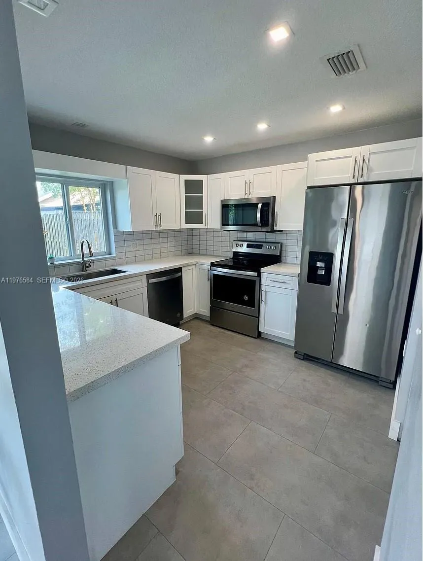 274 Sw 159th Ter, Sunrise, Florida 33326, Sunrise, Florida 33326, 3 Bedrooms Bedrooms, ,2 BathroomsBathrooms,Residential Lease,For Rent,274 Sw 159th Ter, Sunrise, Florida 33326,A11976584