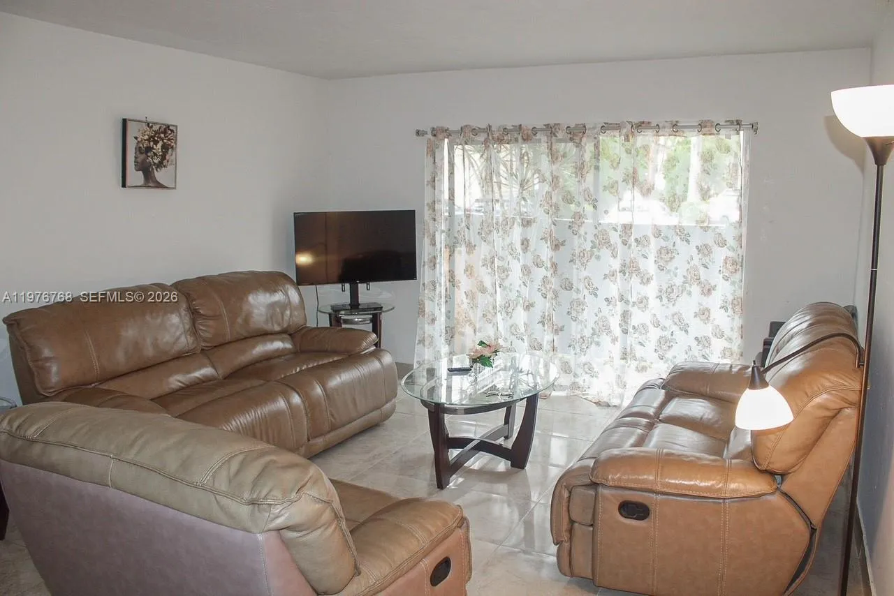 10818 N Kendall Dr R25, Miami, Florida 33176, Miami, Florida 33176, 2 Bedrooms Bedrooms, ,2 BathroomsBathrooms,Residential,For Sale,10818 N Kendall Dr R25, Miami, Florida 33176,A11976768