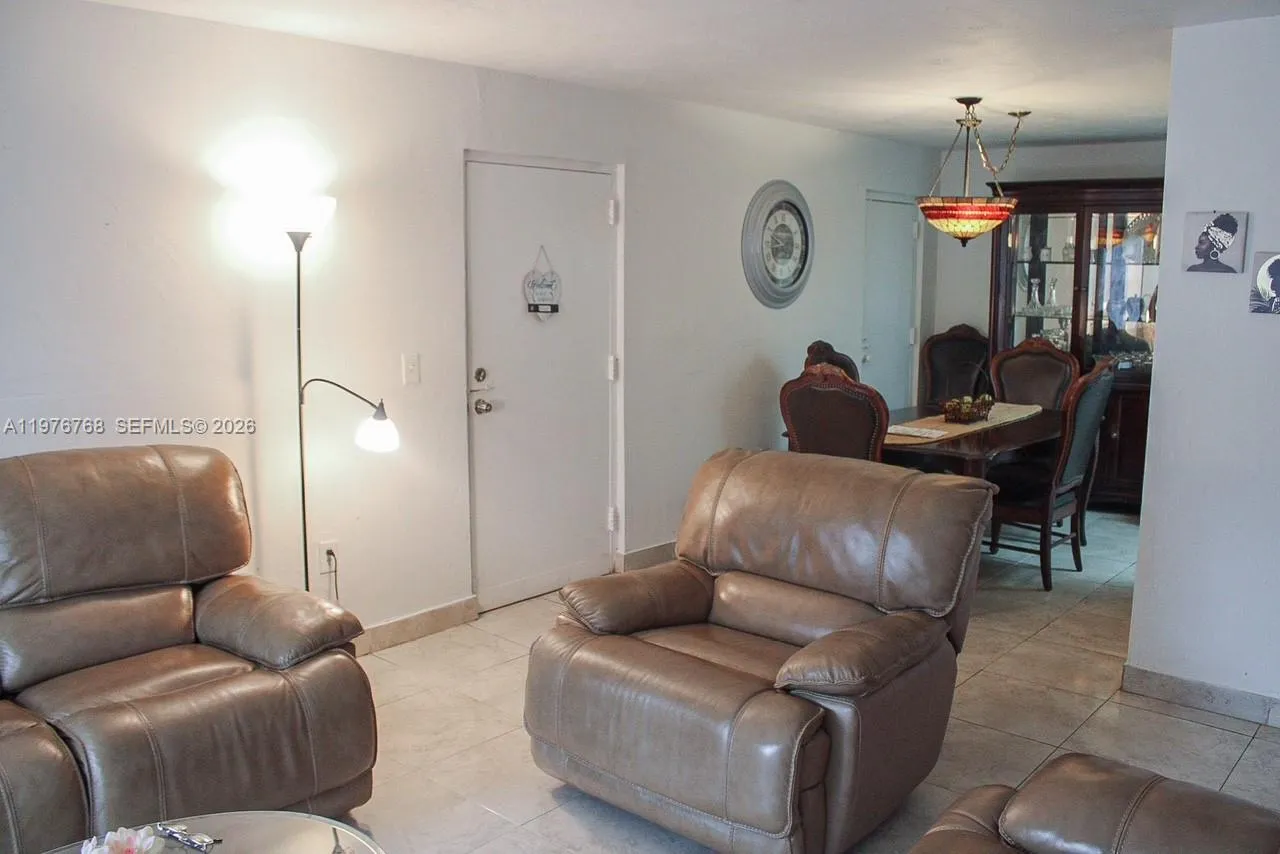 10818 N Kendall Dr R25, Miami, Florida 33176, Miami, Florida 33176, 2 Bedrooms Bedrooms, ,2 BathroomsBathrooms,Residential,For Sale,10818 N Kendall Dr R25, Miami, Florida 33176,A11976768