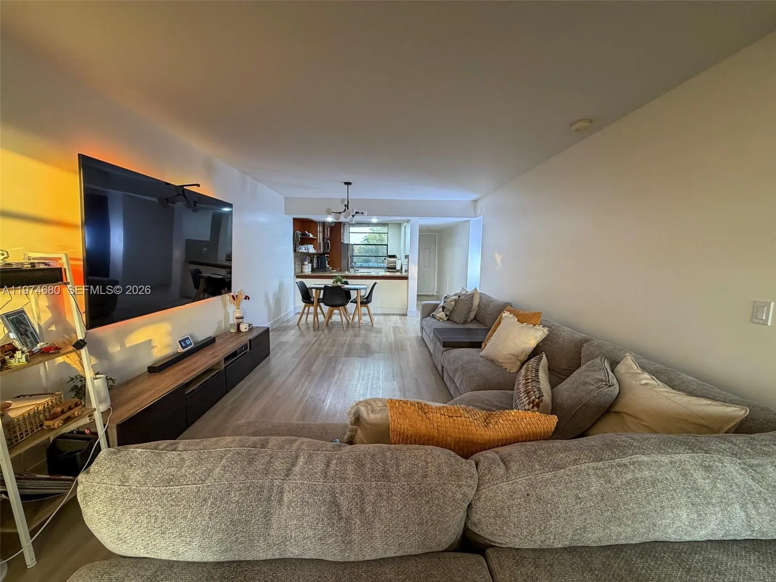 1709 Whitehall Dr 405, Davie, Florida 33324, Davie, Florida 33324, 2 Bedrooms Bedrooms, ,2 BathroomsBathrooms,Residential,For Sale,1709 Whitehall Dr 405, Davie, Florida 33324,A11974680