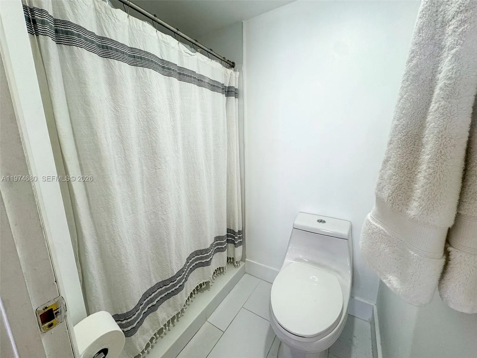 1709 Whitehall Dr 405, Davie, Florida 33324, Davie, Florida 33324, 2 Bedrooms Bedrooms, ,2 BathroomsBathrooms,Residential,For Sale,1709 Whitehall Dr 405, Davie, Florida 33324,A11974680