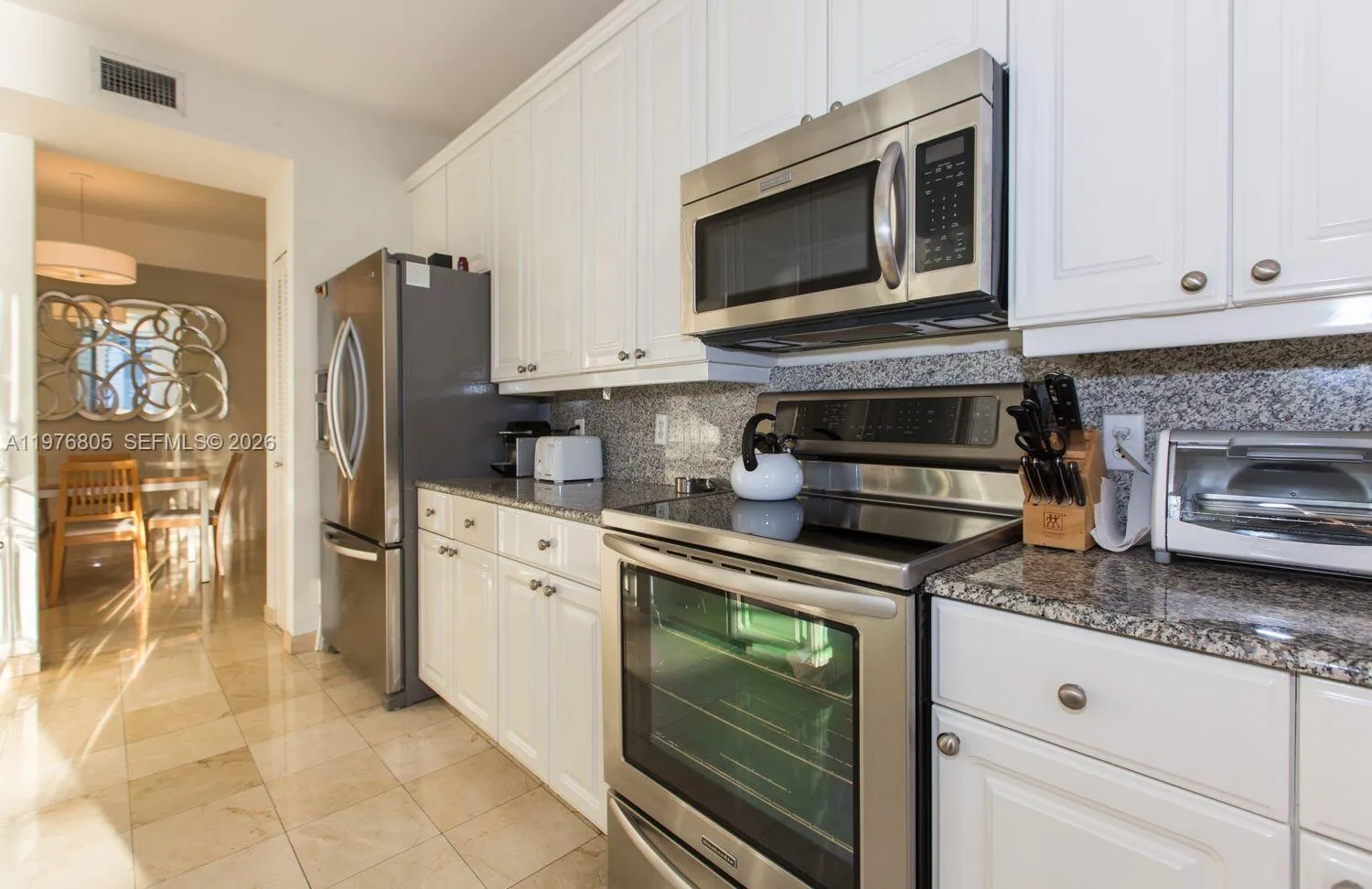 888 Brickell Key Dr 804, Miami, Florida 33131, Miami, Florida 33131, 2 Bedrooms Bedrooms, ,2 BathroomsBathrooms,Residential Lease,For Rent,888 Brickell Key Dr 804, Miami, Florida 33131,A11976805