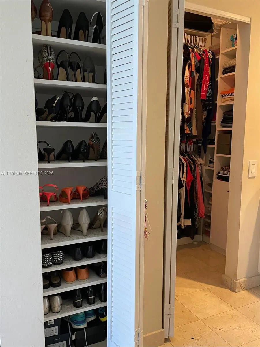 888 Brickell Key Dr 804, Miami, Florida 33131, Miami, Florida 33131, 2 Bedrooms Bedrooms, ,2 BathroomsBathrooms,Residential Lease,For Rent,888 Brickell Key Dr 804, Miami, Florida 33131,A11976805
