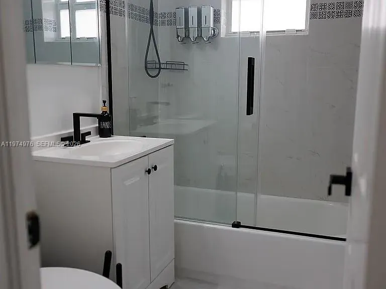 1649 Ne 8th Ave, Fort Lauderdale, Florida 33305, Fort Lauderdale, Florida 33305, 5 Bedrooms Bedrooms, ,3 BathroomsBathrooms,Residential Lease,For Rent,1649 Ne 8th Ave, Fort Lauderdale, Florida 33305,A11974976