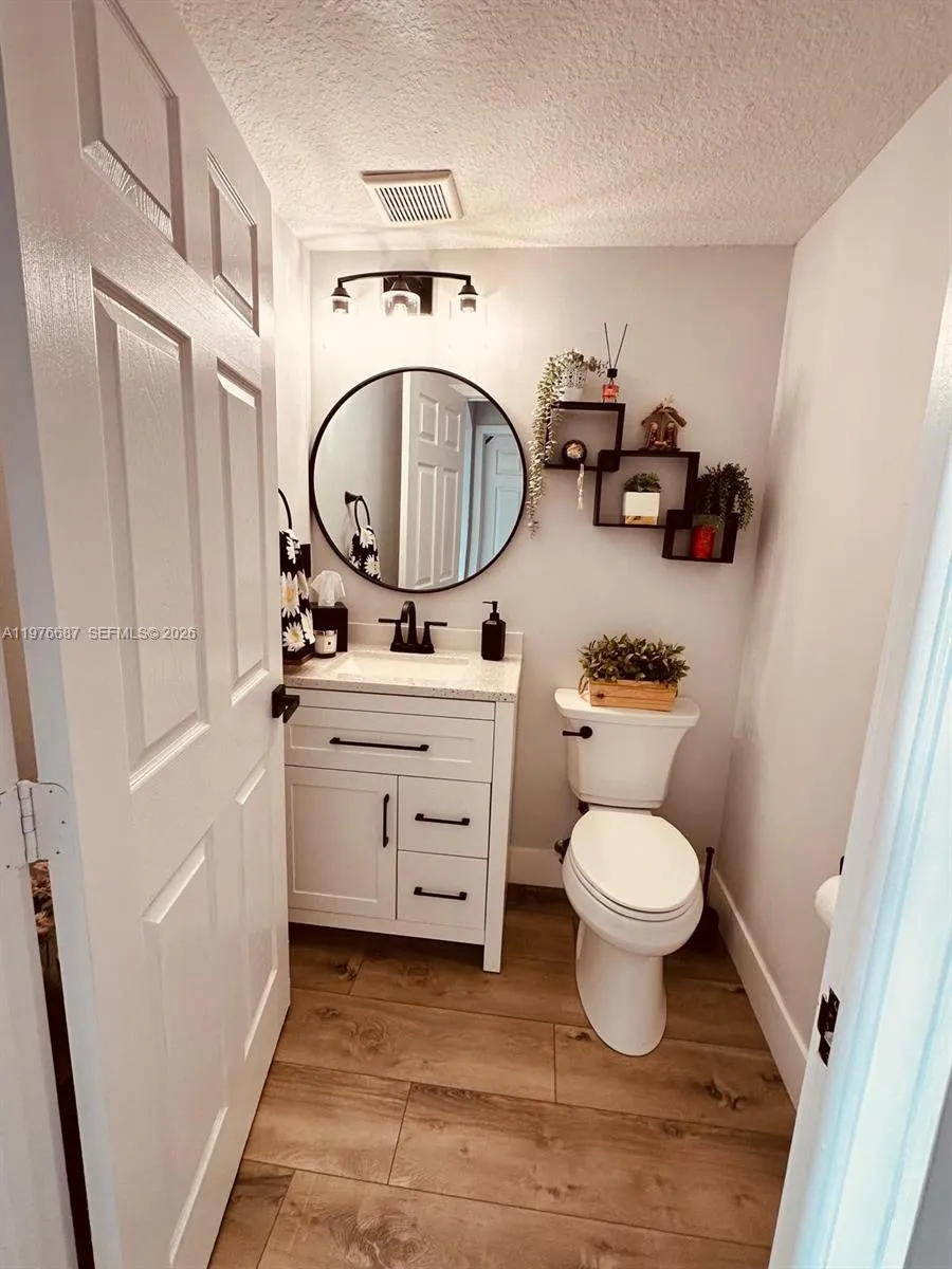 822 Sw 143rd Ter 204, Pembroke Pines, Florida 3302, Pembroke Pines, Florida 33027, 3 Bedrooms Bedrooms, ,2 BathroomsBathrooms,Residential,For Sale,822 Sw 143rd Ter 204, Pembroke Pines, Florida 3302,A11976687