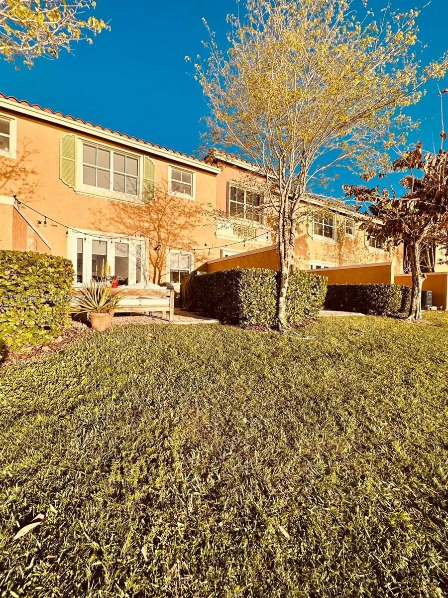 822 Sw 143rd Ter 204, Pembroke Pines, Florida 3302, Pembroke Pines, Florida 33027, 3 Bedrooms Bedrooms, ,2 BathroomsBathrooms,Residential,For Sale,822 Sw 143rd Ter 204, Pembroke Pines, Florida 3302,A11976687