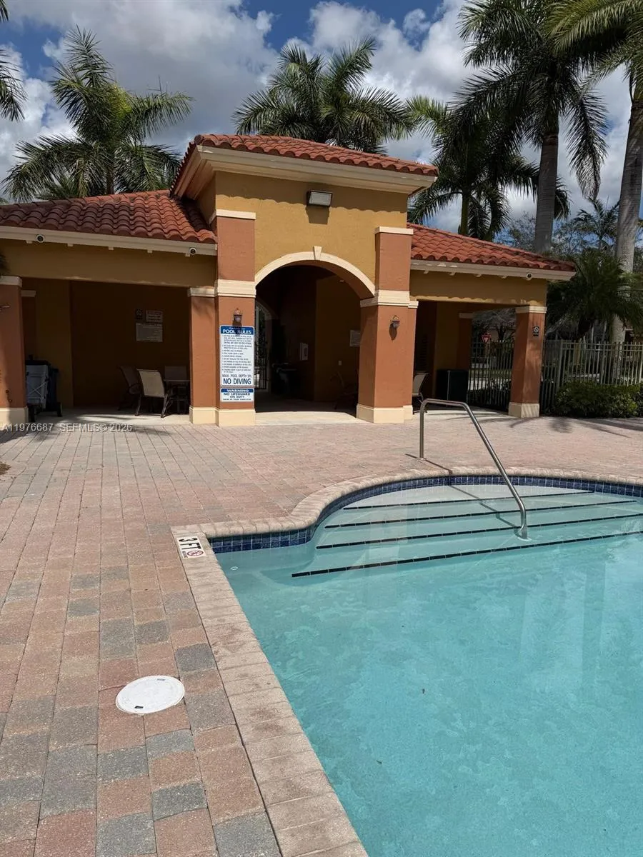 822 Sw 143rd Ter 204, Pembroke Pines, Florida 3302, Pembroke Pines, Florida 33027, 3 Bedrooms Bedrooms, ,2 BathroomsBathrooms,Residential,For Sale,822 Sw 143rd Ter 204, Pembroke Pines, Florida 3302,A11976687