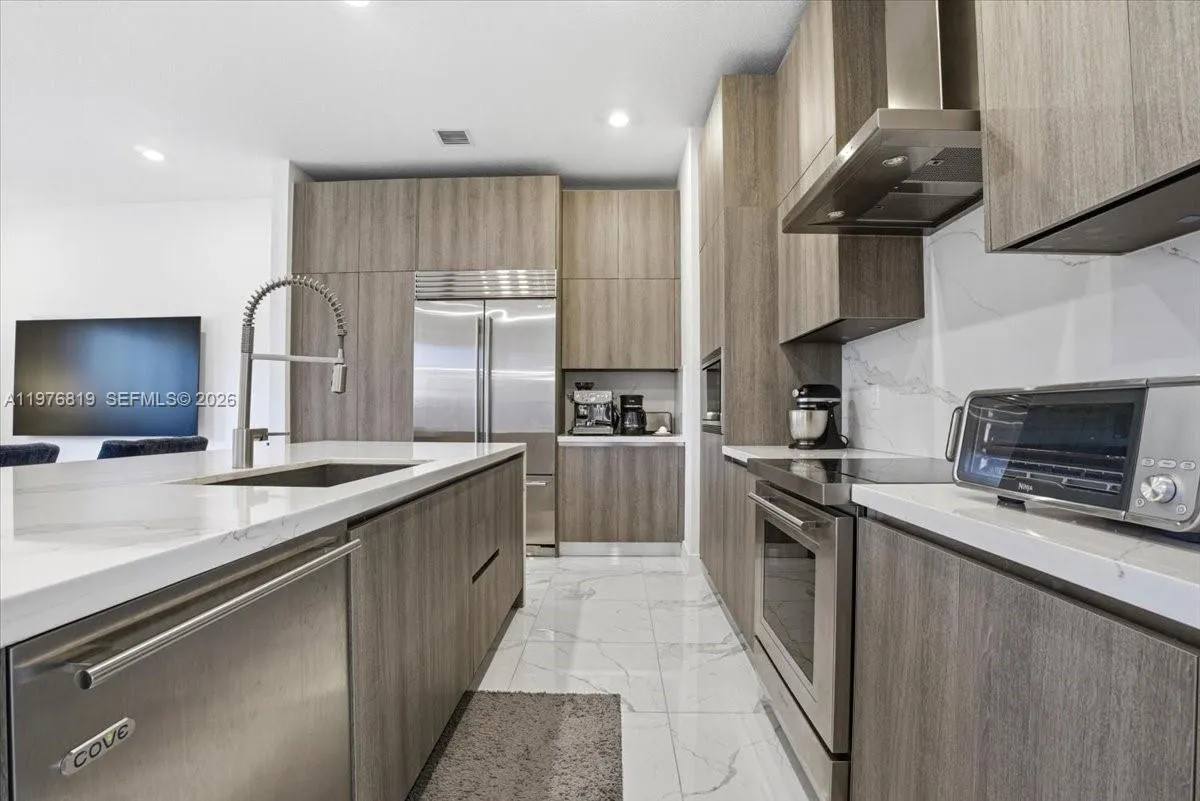 12060 Sw 82nd Pl, Miami, Florida 33156, Miami, Florida 33156, 4 Bedrooms Bedrooms, ,3 BathroomsBathrooms,Residential,For Sale,12060 Sw 82nd Pl, Miami, Florida 33156,A11976819
