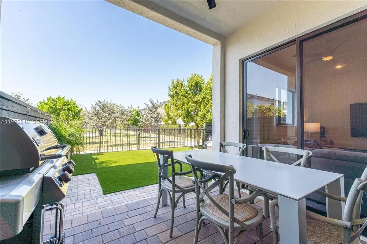 12060 Sw 82nd Pl, Miami, Florida 33156, Miami, Florida 33156, 4 Bedrooms Bedrooms, ,3 BathroomsBathrooms,Residential,For Sale,12060 Sw 82nd Pl, Miami, Florida 33156,A11976819