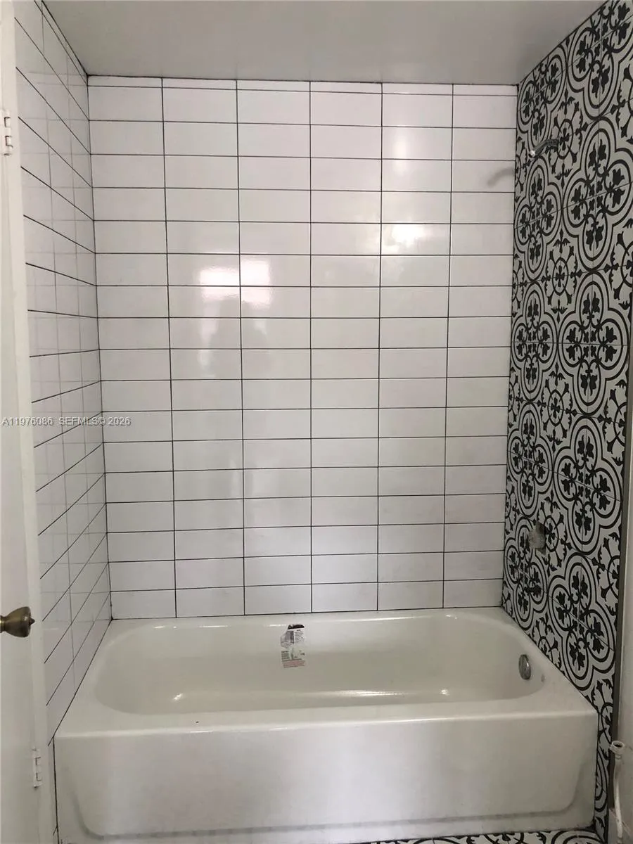 10057 Winding Lake Rd. 204, Sunrise, Florida 33351, Sunrise, Florida 33351, 1 Bedroom Bedrooms, ,1 BathroomBathrooms,Residential Lease,For Rent,10057 Winding Lake Rd. 204, Sunrise, Florida 33351,A11976086