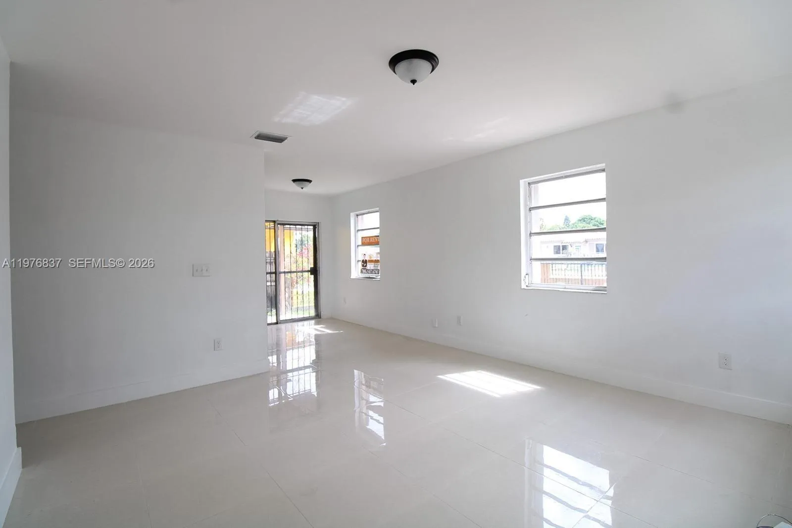 12061 Sw 4th Ter 12061, Miami, Florida 33184, Miami, Florida 33184, 3 Bedrooms Bedrooms, ,2 BathroomsBathrooms,Residential Lease,For Rent,12061 Sw 4th Ter 12061, Miami, Florida 33184,A11976837