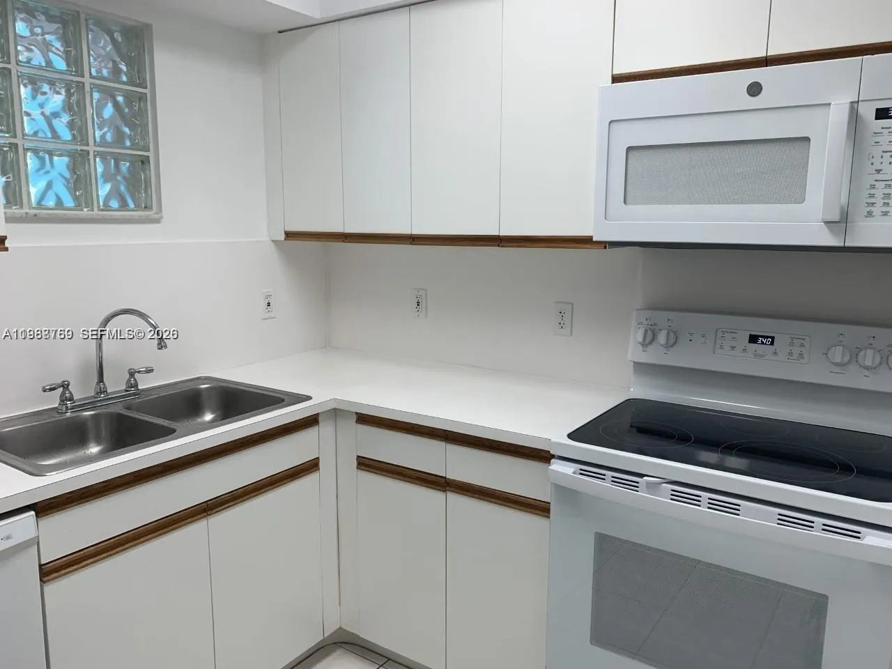 9156 Collins Ave 204, Surfside, Florida 33154, Surfside, Florida 33154, 1 Bedroom Bedrooms, ,1 BathroomBathrooms,Residential Lease,For Rent,9156 Collins Ave 204, Surfside, Florida 33154,A11968769