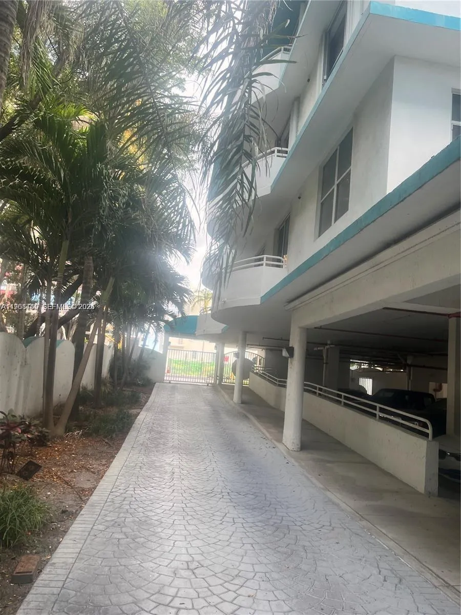 9156 Collins Ave 204, Surfside, Florida 33154, Surfside, Florida 33154, 1 Bedroom Bedrooms, ,1 BathroomBathrooms,Residential Lease,For Rent,9156 Collins Ave 204, Surfside, Florida 33154,A11968769