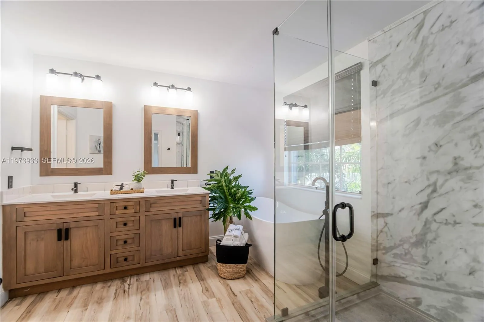 362 Lake Crest Ct, Weston, Florida 33326, Weston, Florida 33326, 4 Bedrooms Bedrooms, ,2 BathroomsBathrooms,Residential,For Sale,362 Lake Crest Ct, Weston, Florida 33326,A11973933