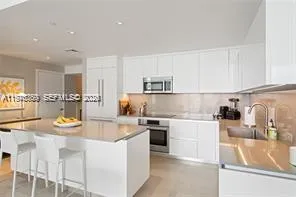 68 Se 6th St 1209, Miami, Florida 33131, Miami, Florida 33131, 2 Bedrooms Bedrooms, ,2 BathroomsBathrooms,Residential Lease,For Rent,68 Se 6th St 1209, Miami, Florida 33131,A11976360