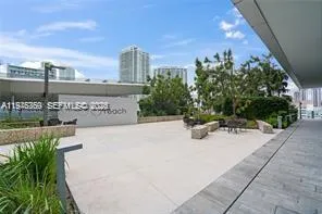 68 Se 6th St 1209, Miami, Florida 33131, Miami, Florida 33131, 2 Bedrooms Bedrooms, ,2 BathroomsBathrooms,Residential Lease,For Rent,68 Se 6th St 1209, Miami, Florida 33131,A11976360