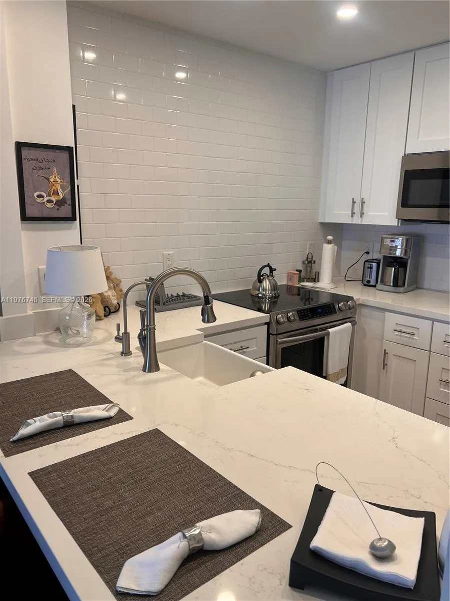 400 N Riverside Dr 410, Pompano Beach, Florida 330, Pompano Beach, Florida 33062, 1 Bedroom Bedrooms, ,1 BathroomBathrooms,Residential Lease,For Rent,400 N Riverside Dr 410, Pompano Beach, Florida 330,A11976746