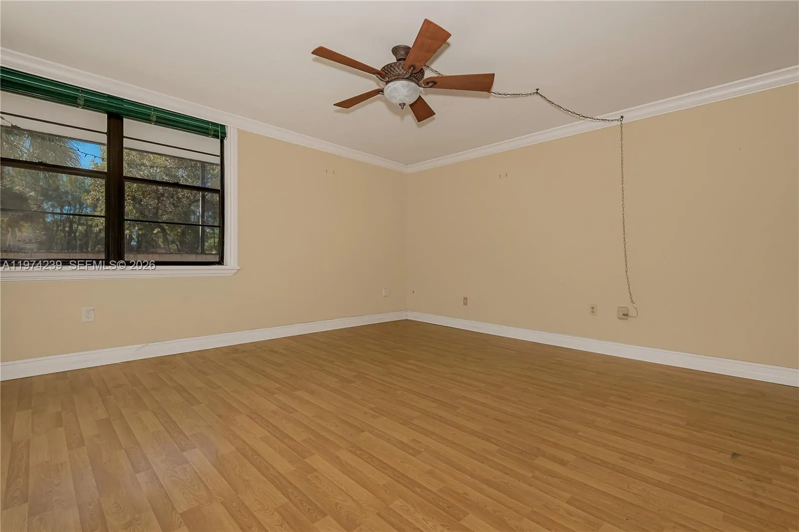 Lots of space for furniture and sitting areas.