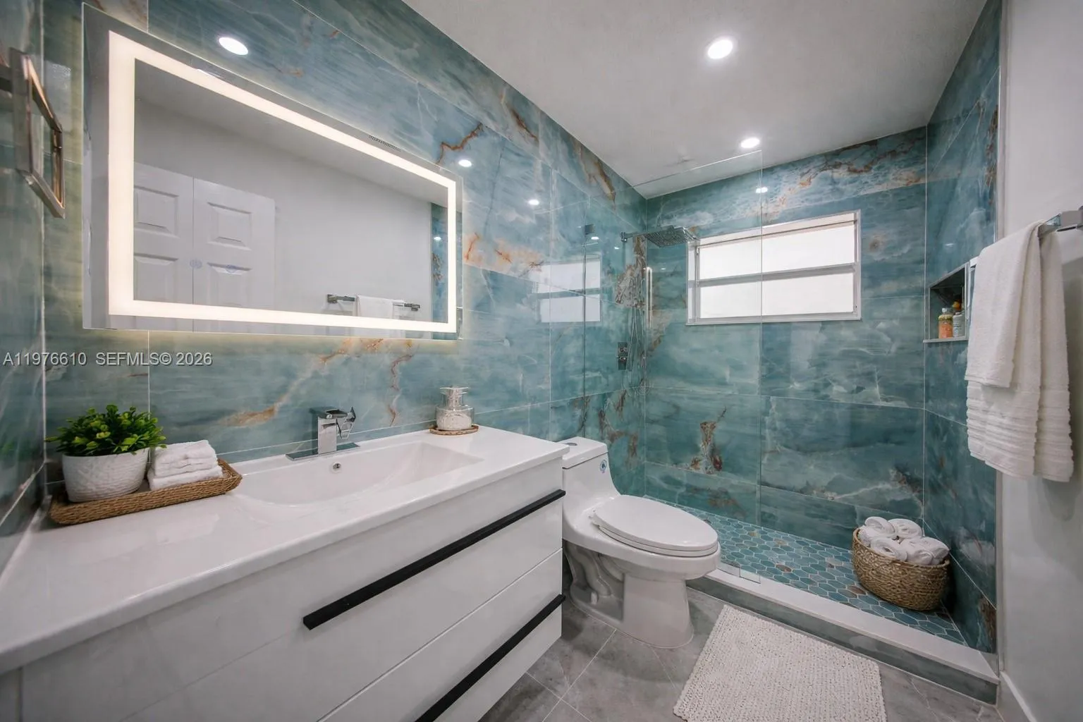 STAGED BATHROOM