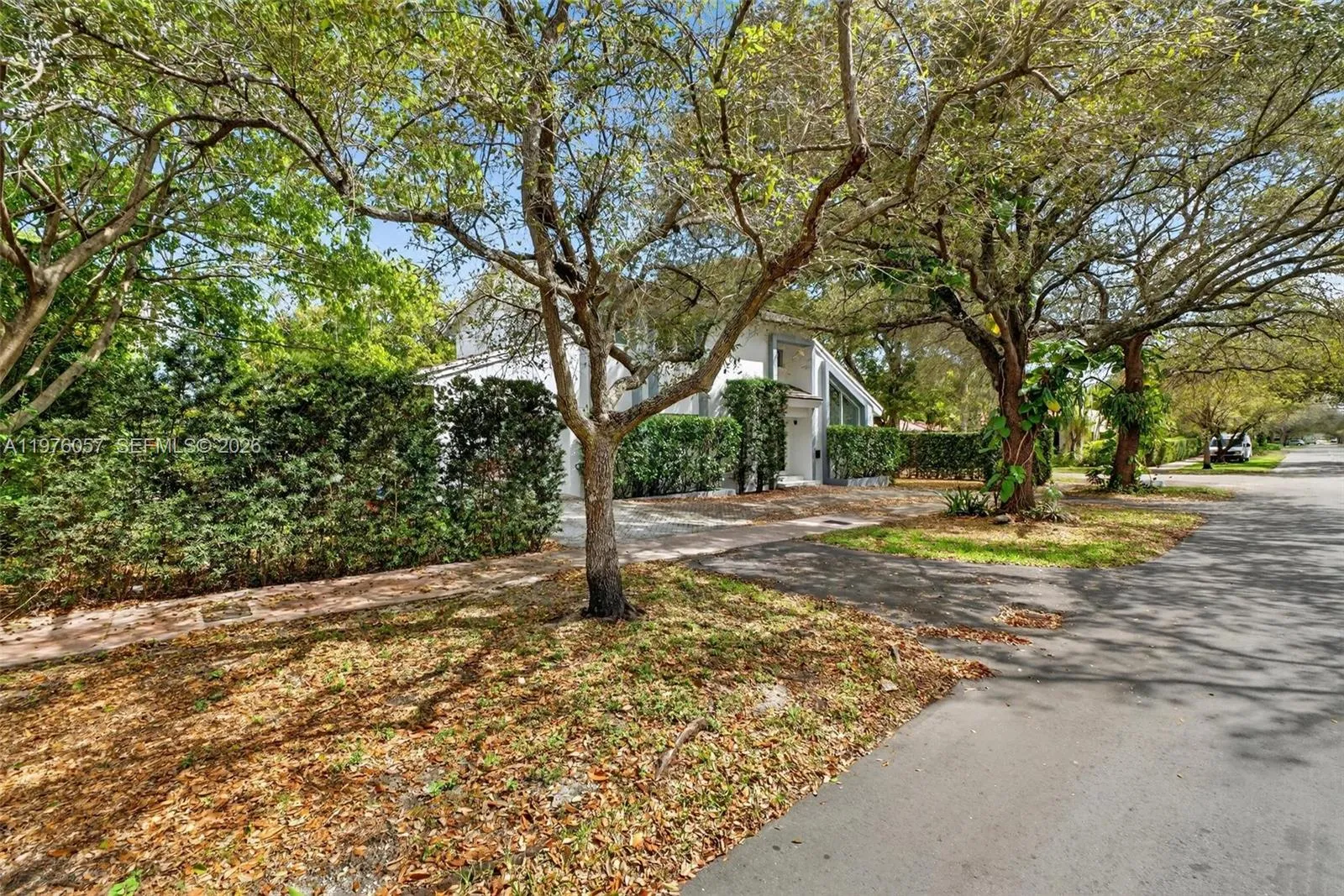 Coral Gables, Florida 33134, 3 Bedrooms Bedrooms, ,3 BathroomsBathrooms,Residential Lease,For Rent,A11976057