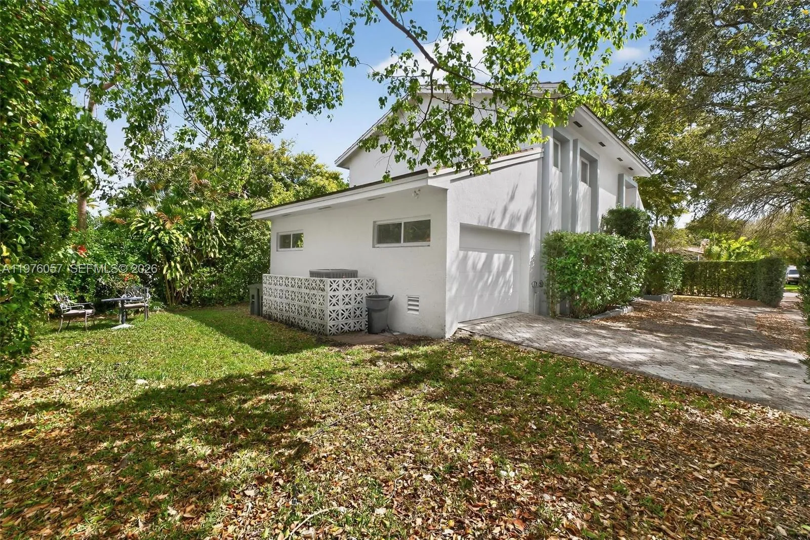Coral Gables, Florida 33134, 3 Bedrooms Bedrooms, ,3 BathroomsBathrooms,Residential Lease,For Rent,A11976057