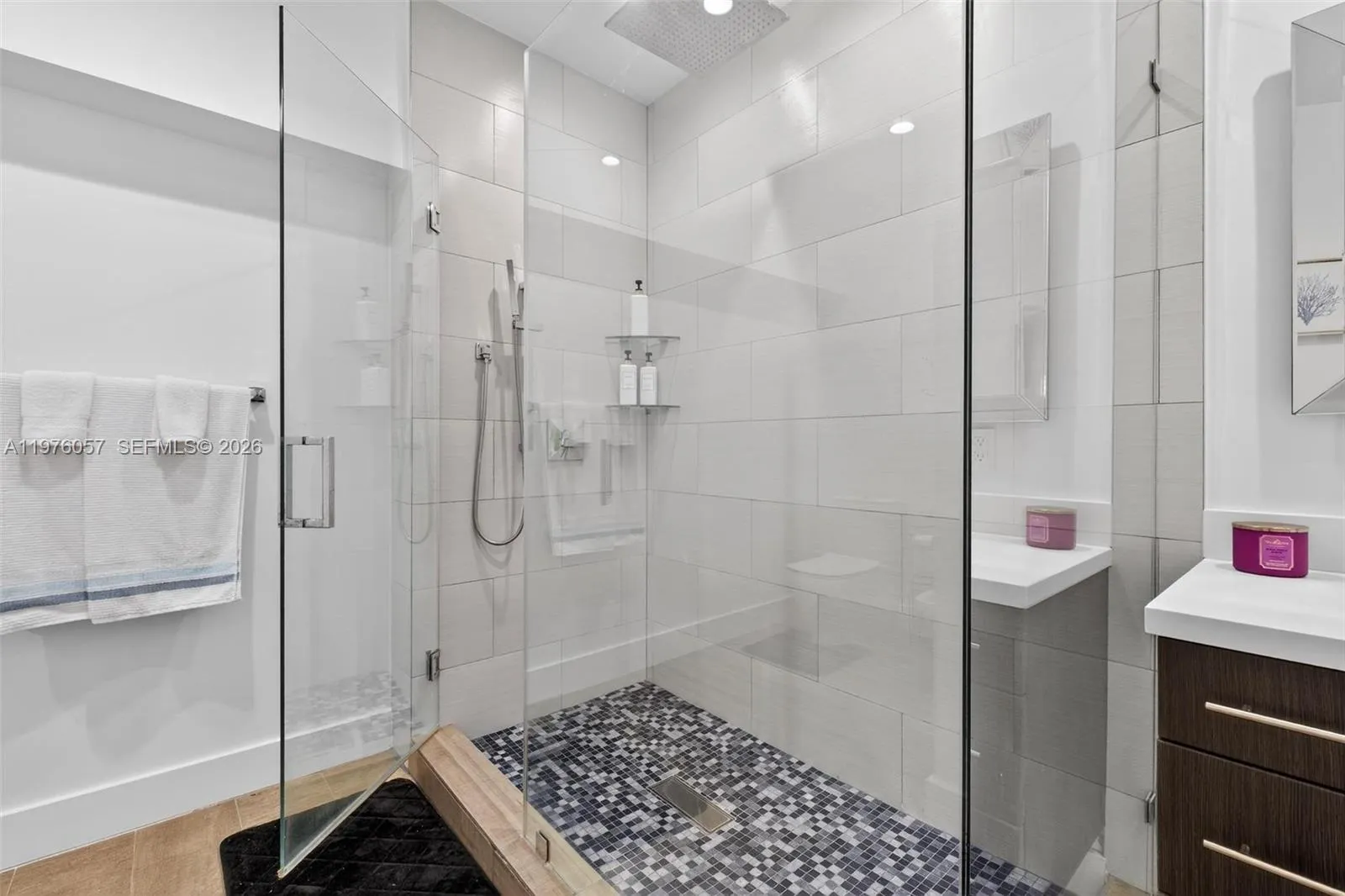 Coral Gables, Florida 33134, 3 Bedrooms Bedrooms, ,3 BathroomsBathrooms,Residential Lease,For Rent,A11976057
