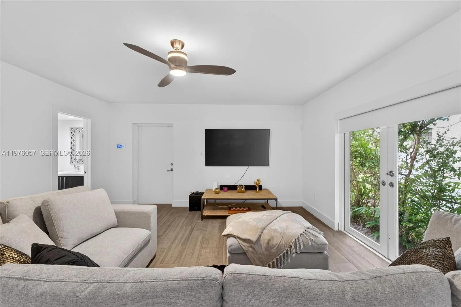 Coral Gables, Florida 33134, 3 Bedrooms Bedrooms, ,3 BathroomsBathrooms,Residential Lease,For Rent,A11976057