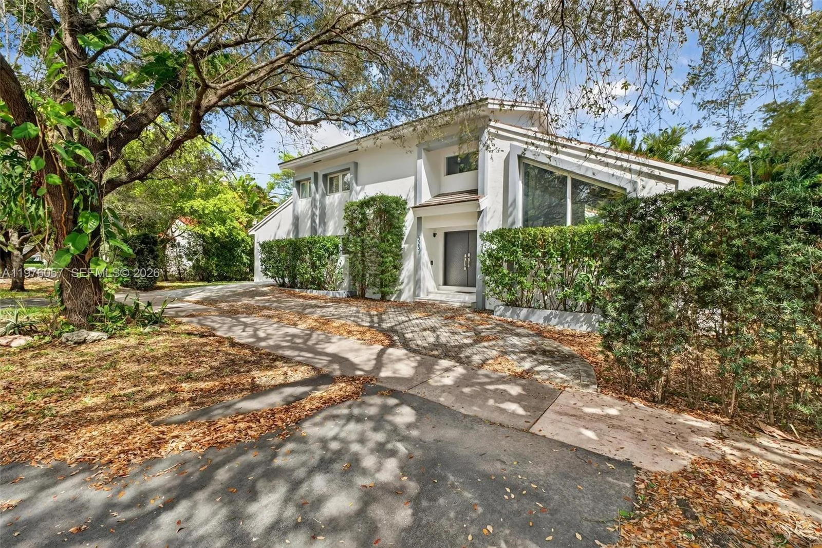 Coral Gables, Florida 33134, 3 Bedrooms Bedrooms, ,3 BathroomsBathrooms,Residential Lease,For Rent,A11976057