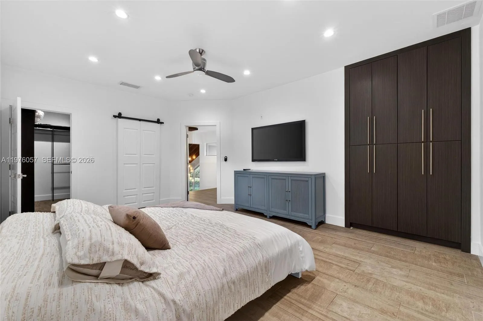 Coral Gables, Florida 33134, 3 Bedrooms Bedrooms, ,3 BathroomsBathrooms,Residential Lease,For Rent,A11976057