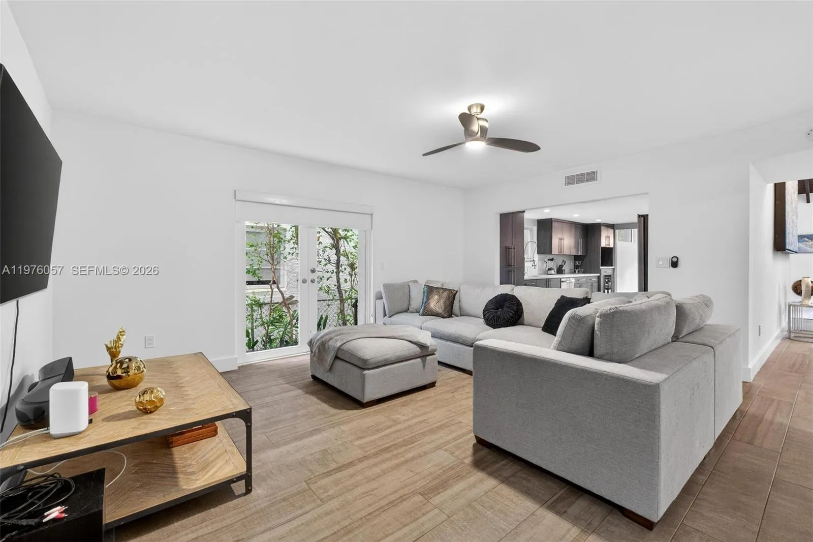 Coral Gables, Florida 33134, 3 Bedrooms Bedrooms, ,3 BathroomsBathrooms,Residential Lease,For Rent,A11976057
