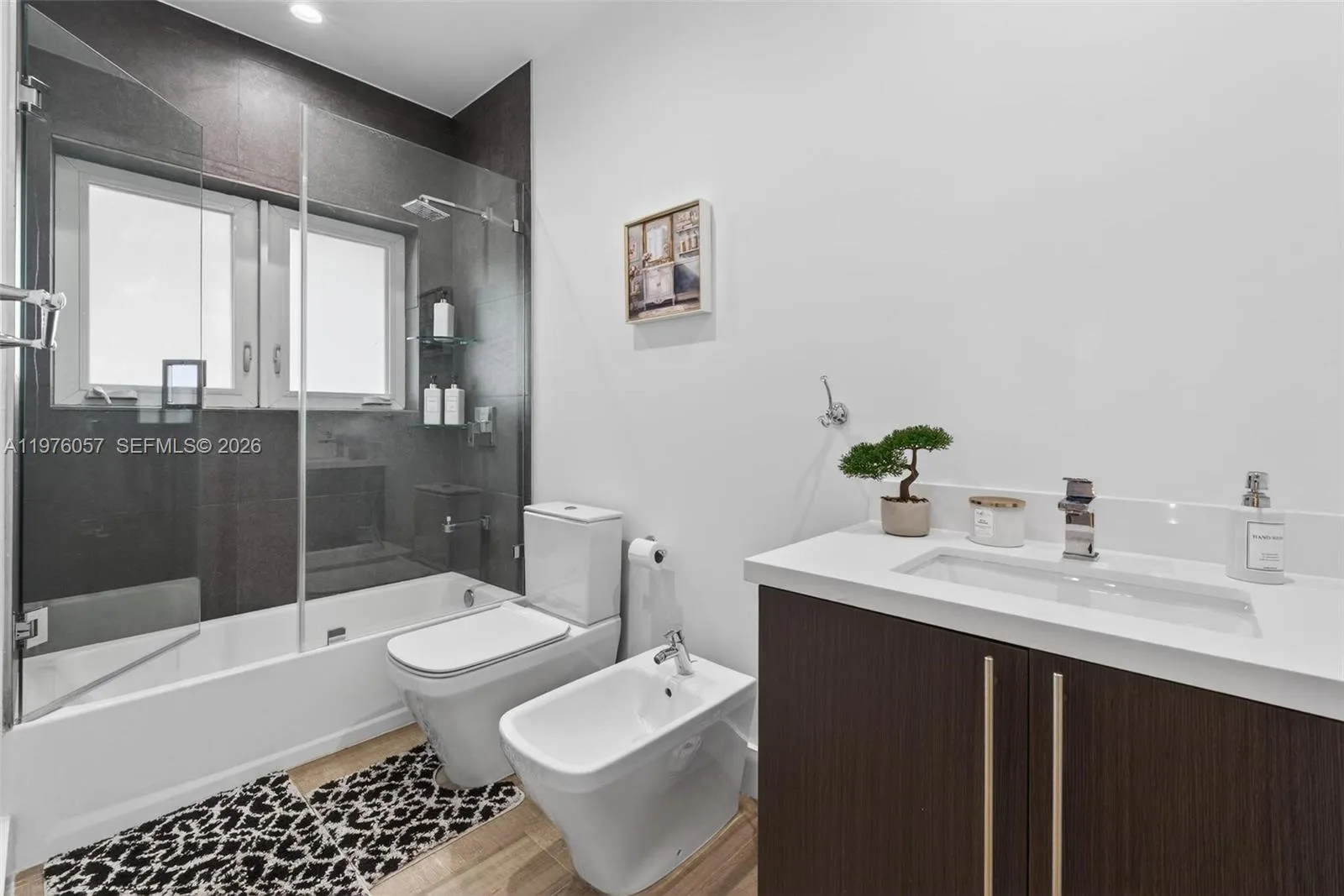 Coral Gables, Florida 33134, 3 Bedrooms Bedrooms, ,3 BathroomsBathrooms,Residential Lease,For Rent,A11976057