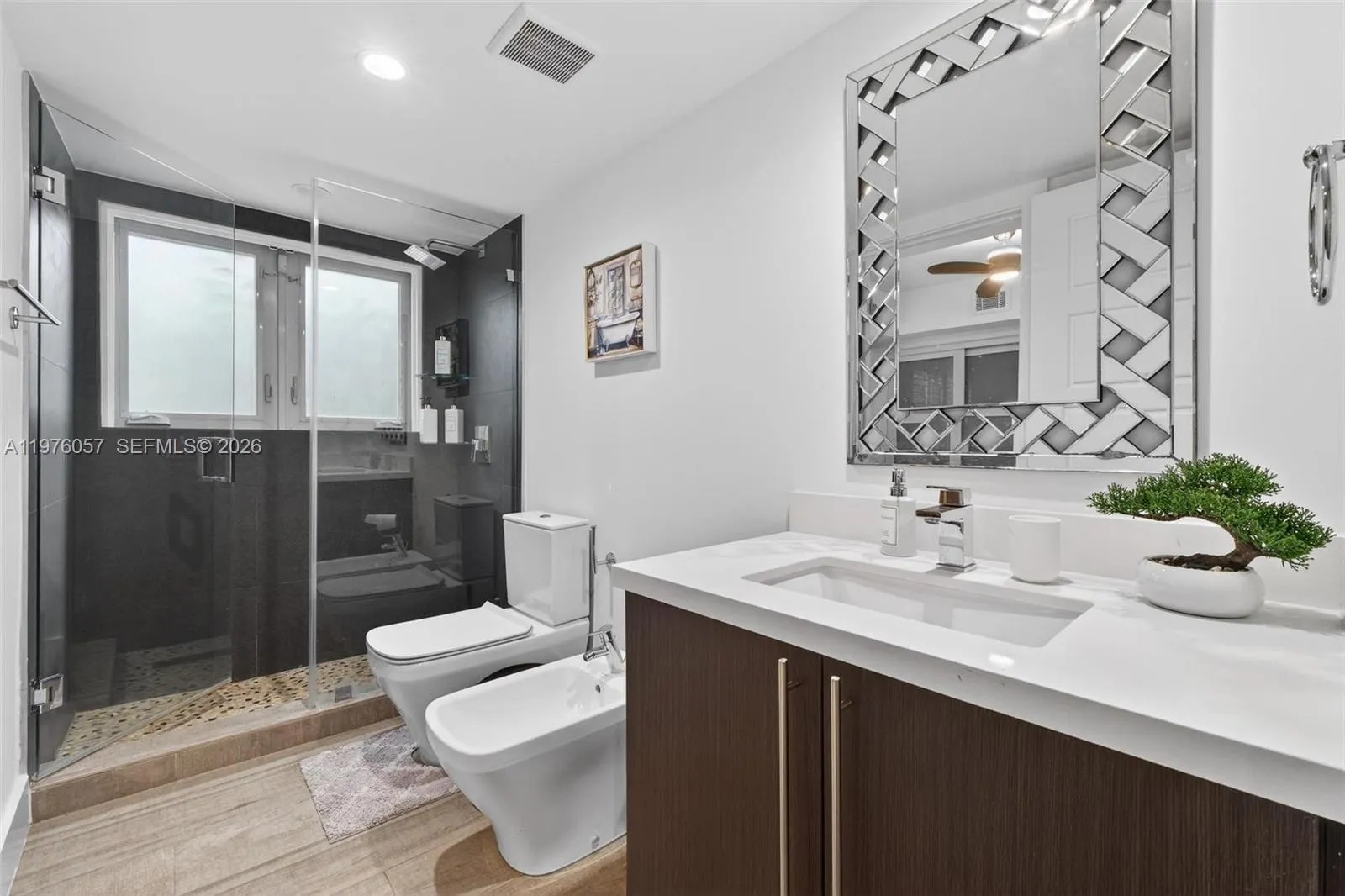 Coral Gables, Florida 33134, 3 Bedrooms Bedrooms, ,3 BathroomsBathrooms,Residential Lease,For Rent,A11976057