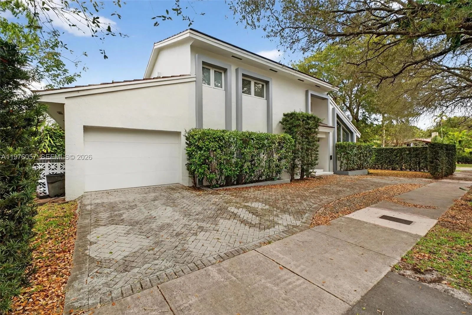 Coral Gables, Florida 33134, 3 Bedrooms Bedrooms, ,3 BathroomsBathrooms,Residential Lease,For Rent,A11976057