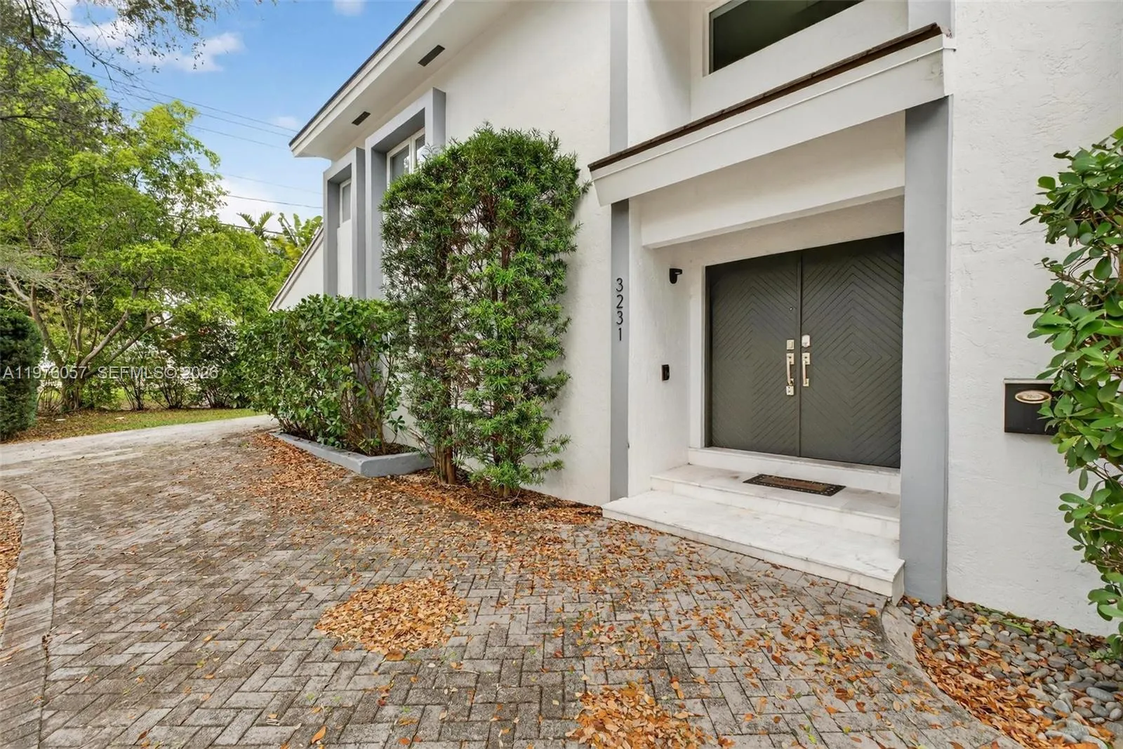 Coral Gables, Florida 33134, 3 Bedrooms Bedrooms, ,3 BathroomsBathrooms,Residential Lease,For Rent,A11976057
