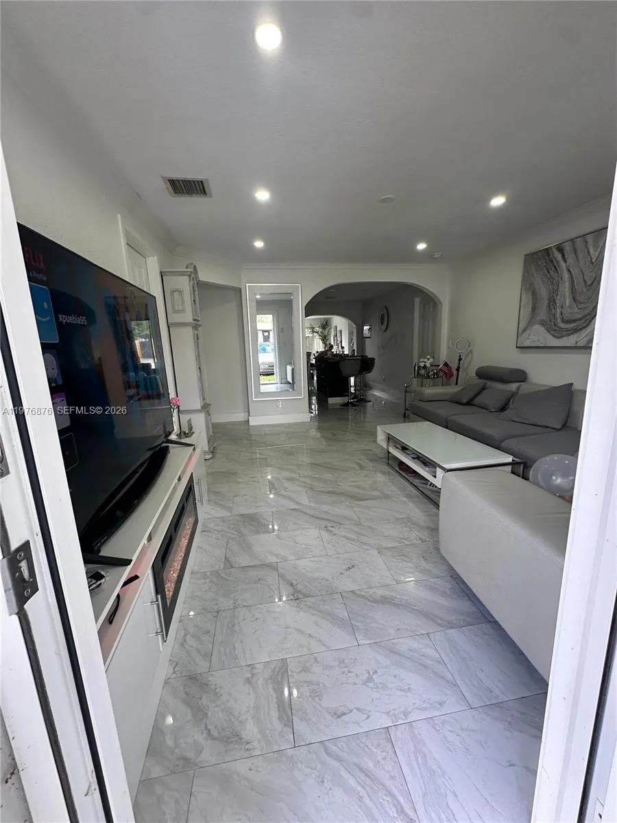5710 Douglas St, Hollywood, Florida 33021, Hollywood, Florida 33021, 3 Bedrooms Bedrooms, ,2 BathroomsBathrooms,Residential,For Sale,5710 Douglas St, Hollywood, Florida 33021,A11976876