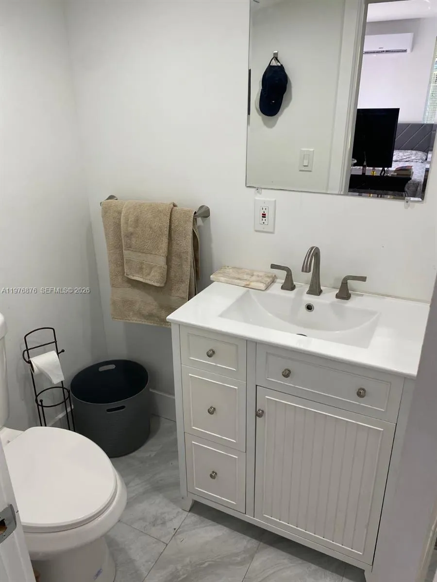 5710 Douglas St, Hollywood, Florida 33021, Hollywood, Florida 33021, 3 Bedrooms Bedrooms, ,2 BathroomsBathrooms,Residential,For Sale,5710 Douglas St, Hollywood, Florida 33021,A11976876