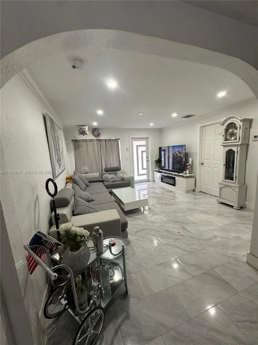 5710 Douglas St, Hollywood, Florida 33021, Hollywood, Florida 33021, 3 Bedrooms Bedrooms, ,2 BathroomsBathrooms,Residential,For Sale,5710 Douglas St, Hollywood, Florida 33021,A11976876