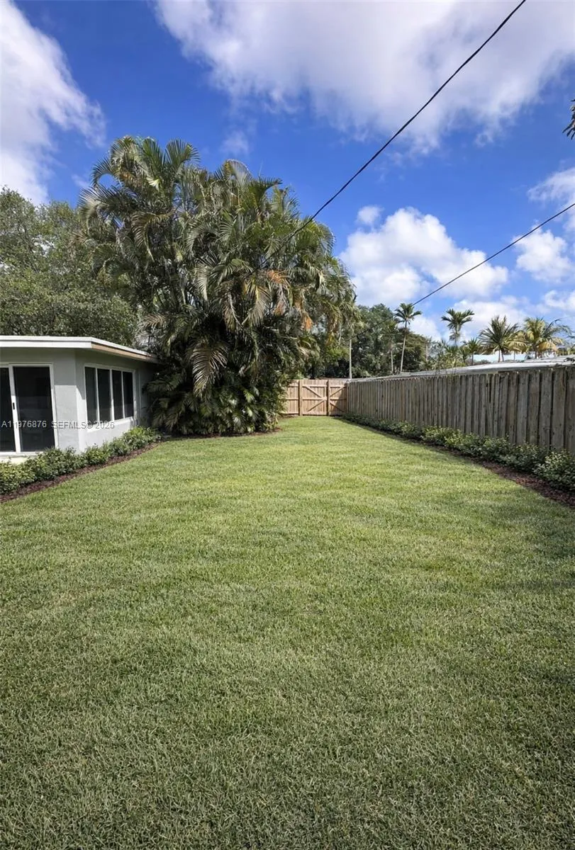 5710 Douglas St, Hollywood, Florida 33021, Hollywood, Florida 33021, 3 Bedrooms Bedrooms, ,2 BathroomsBathrooms,Residential,For Sale,5710 Douglas St, Hollywood, Florida 33021,A11976876
