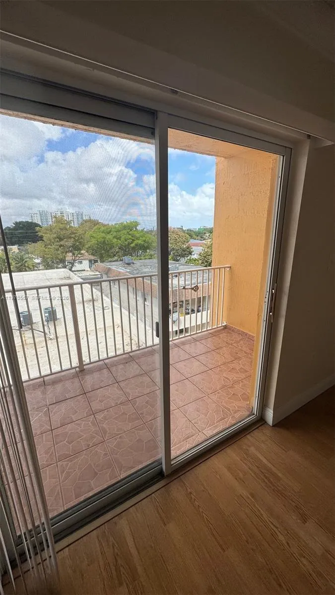 2441 Sw 31st Ave 303, Miami, Florida 33145, Miami, Florida 33145, 1 Bedroom Bedrooms, ,1 BathroomBathrooms,Residential,For Sale,2441 Sw 31st Ave 303, Miami, Florida 33145,A11970567