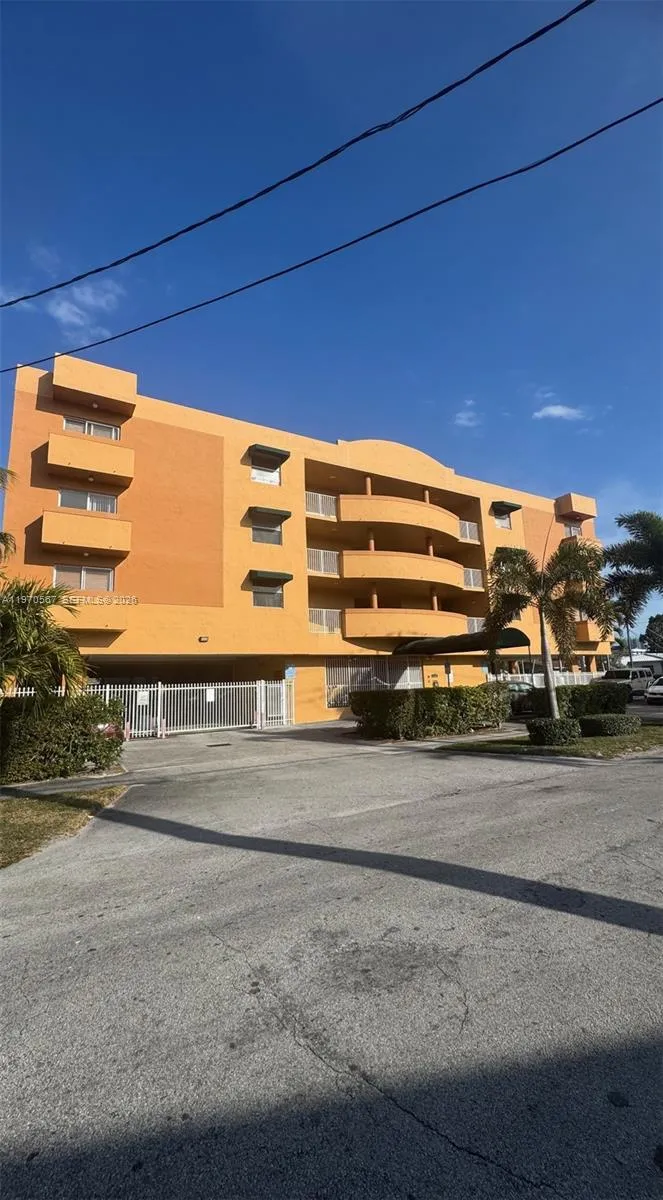 2441 Sw 31st Ave 303, Miami, Florida 33145, Miami, Florida 33145, 1 Bedroom Bedrooms, ,1 BathroomBathrooms,Residential,For Sale,2441 Sw 31st Ave 303, Miami, Florida 33145,A11970567