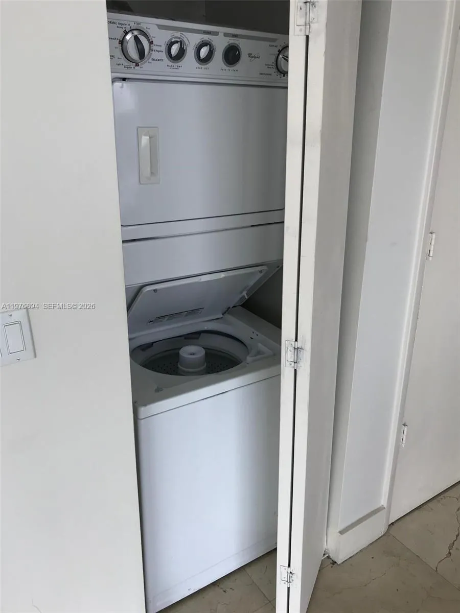 495 Brickell Ave 5310, Miami, Florida 33131, Miami, Florida 33131, 2 Bedrooms Bedrooms, ,2 BathroomsBathrooms,Residential Lease,For Rent,495 Brickell Ave 5310, Miami, Florida 33131,A11976894