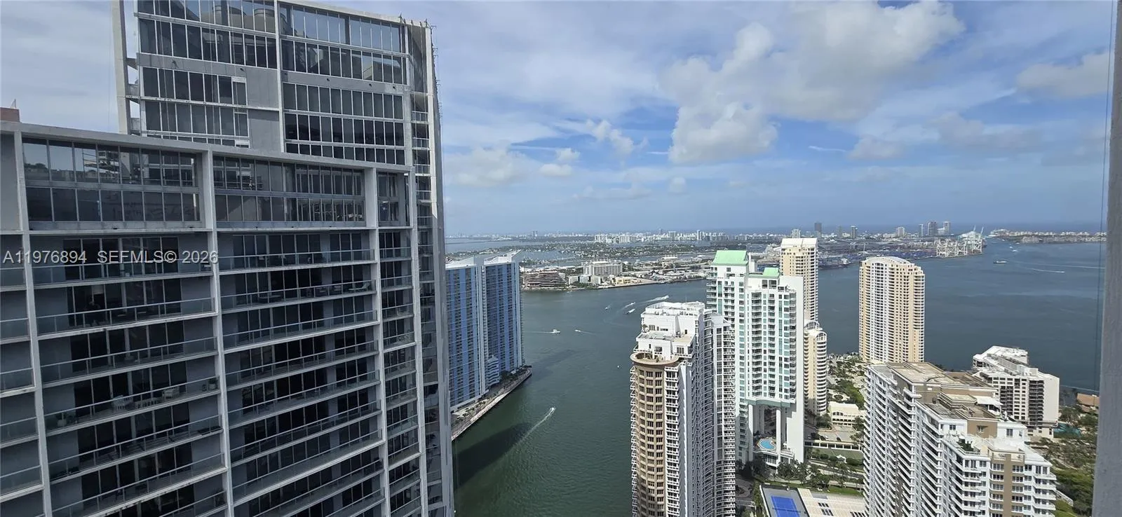 495 Brickell Ave 5310, Miami, Florida 33131, Miami, Florida 33131, 2 Bedrooms Bedrooms, ,2 BathroomsBathrooms,Residential Lease,For Rent,495 Brickell Ave 5310, Miami, Florida 33131,A11976894