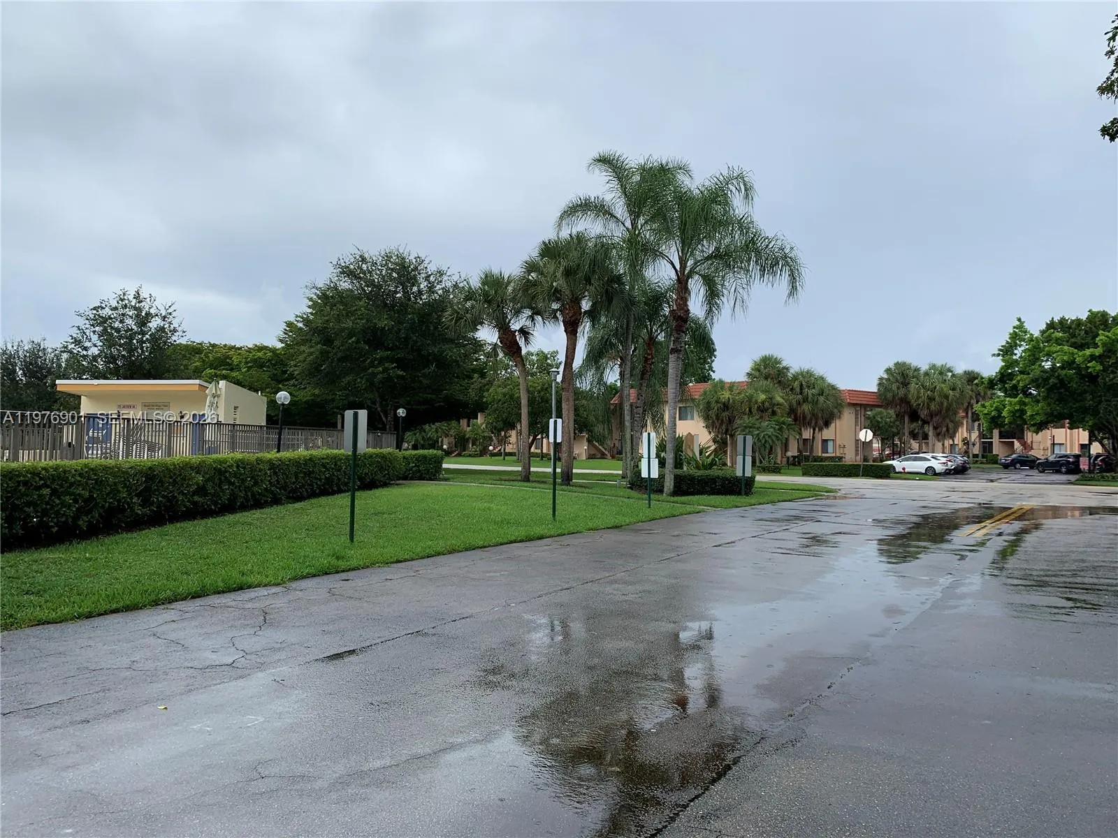 183 Lakeview Dr 203, Weston, Florida 33326, Weston, Florida 33326, 2 Bedrooms Bedrooms, ,2 BathroomsBathrooms,Residential,For Sale,183 Lakeview Dr 203, Weston, Florida 33326,A11976901